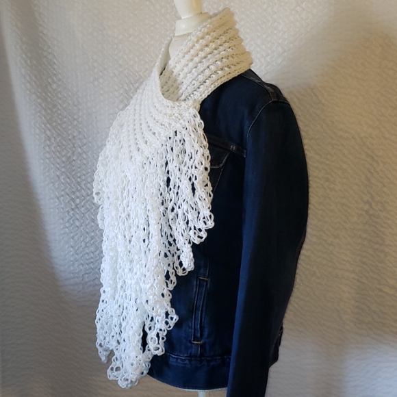 Handmade White Scarf. Crochet Knitted. Beautiful - Picture 4 of 5